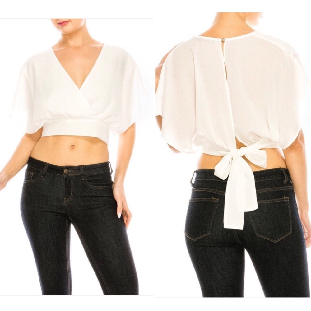 June tie top color white